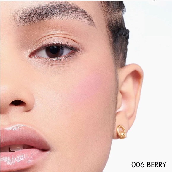 ๐ฅณ๐๐ฑ๐๐!๐ฅณDIOR Rosy Glow Blush in Berry NIB - Picture 6 of 11